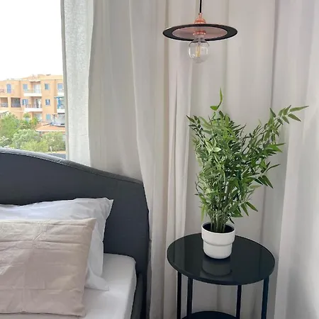 Welcome To Modern Sea View *